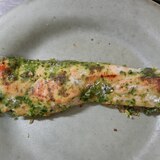 生鮭のバジルソース焼き